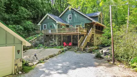 2262 Poplar Cove Rd, Franklin, NC 28734