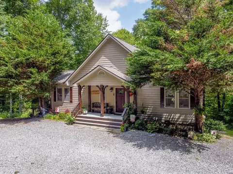 275 Encore Ln, Franklin, NC 28734
