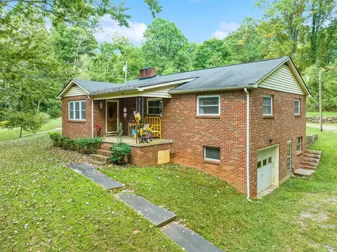 262 Bunny Run Rd, Canton, NC 28716