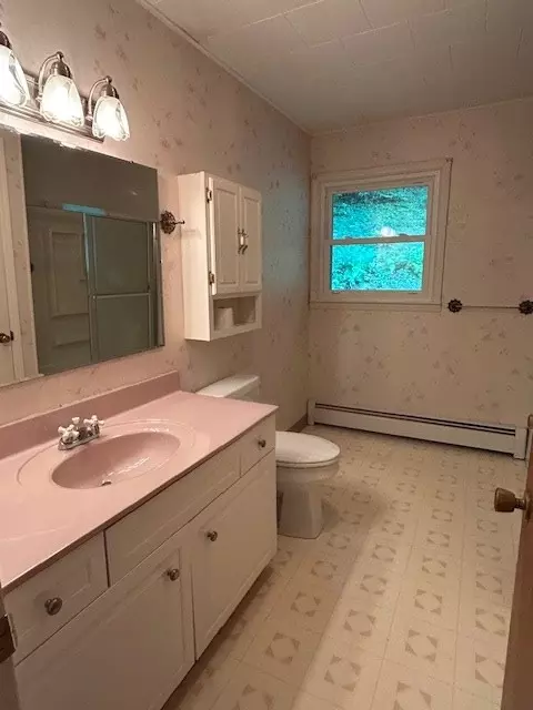 Bath - 258 Hidden Valley Rd, Sylva, NC 28779 photo 1 of 2