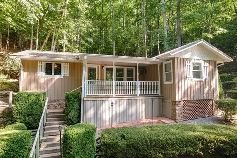1089 Echo Valley Rd, Franklin, NC 28734