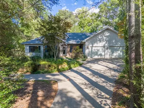 312 E Dogwood Dr, Franklin, NC 28734