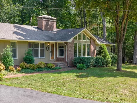 28 Guffie Rd, Franklin, NC 28734