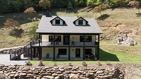 1438 Pumpkintown Rd, Sylva, NC 28779