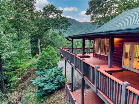 775 Big Oak Springs Rd, Sylva, NC 28779