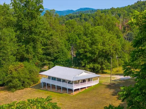 Exterior - 30 Gregory Rd, Franklin, NC 28734 photo 13 of 26