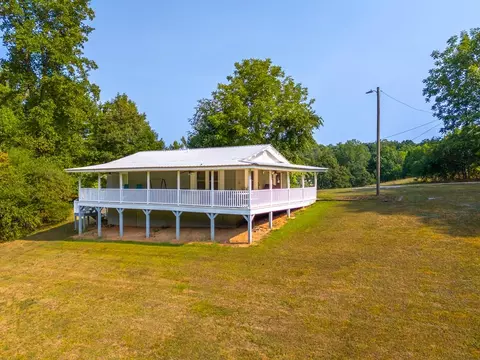 Exterior - 30 Gregory Rd, Franklin, NC 28734 photo 3 of 26