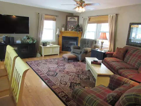 Living - 30 Gregory Rd, Franklin, NC 28734 photo 3 of 5
