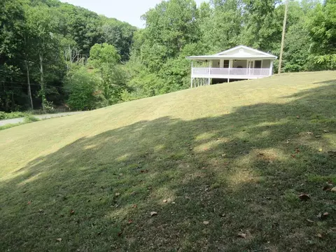 Exterior - 30 Gregory Rd, Franklin, NC 28734 photo 21 of 26
