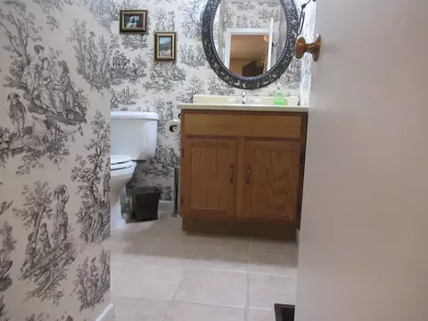 Bath - 30 Gregory Rd, Franklin, NC 28734 photo 4 of 4