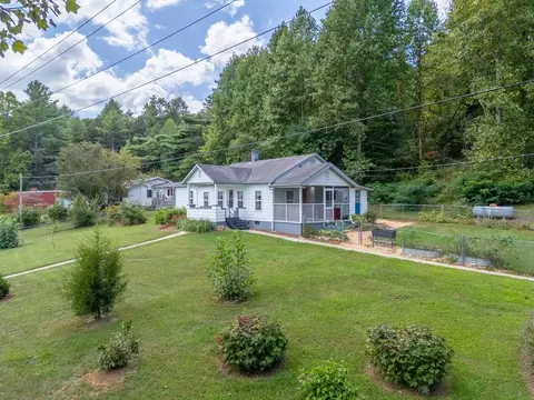 2471 Addington Bridge Rd, Franklin, NC 28734