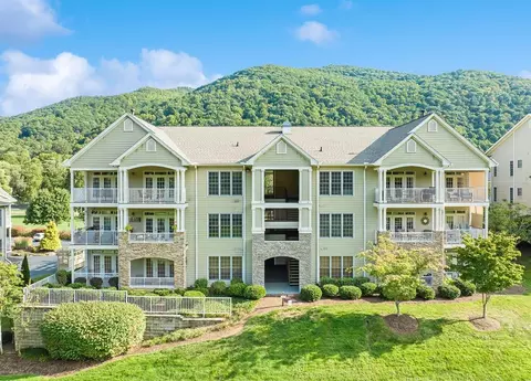 65 Glenview Ln #3037, Maggie Valley, NC 28751