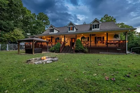 392 Hyatt Creek Rd, Bryson City, NC 28713