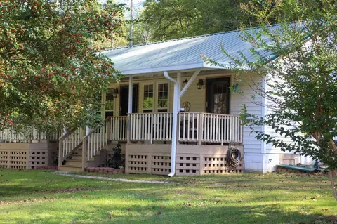 63 Wheat Field Rd, Franklin, NC 28734