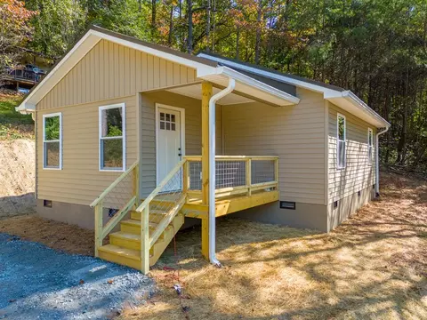 180 Kingwood Cir, Franklin, NC 28734