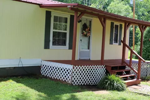 377 Allman Rd, Sylva, NC 28779 photo 2