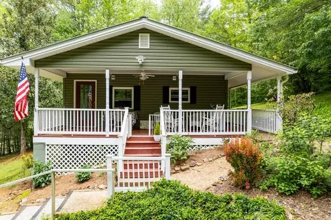 180 W Old Murphy Rd, Franklin, NC 28734