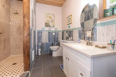 Bath - 27 Egret Ln, Sylva, NC 28779 photo 1 of 2