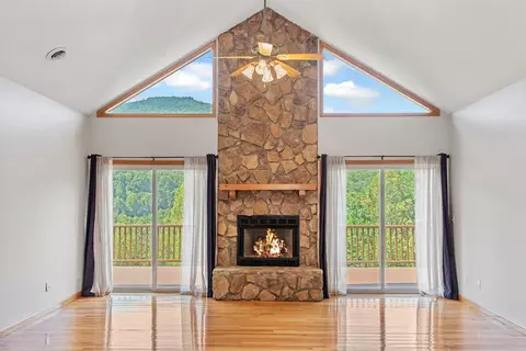 151 Apt 11 Country Club Dr, Whittier, NC 28789