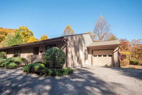 25 Knobby Ln # B, Franklin, NC 28734