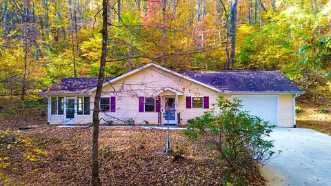 114 Two Turtle Rd, Franklin, NC 28734