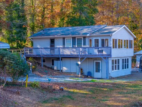 349 Taylor Rd, Franklin, NC 28734