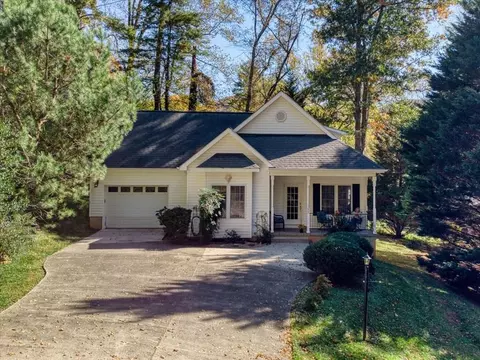 57 Locust Dr, Sylva, NC 28779 photo 2