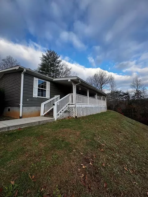 62 Turnip Trl, Whittier, NC 28789