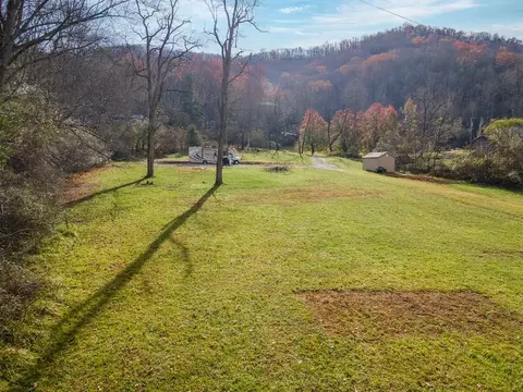 1364 Mason Branch Rd, Franklin, NC 28734