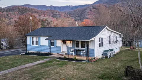 130 Clifton Ave, Bryson City, NC 28713