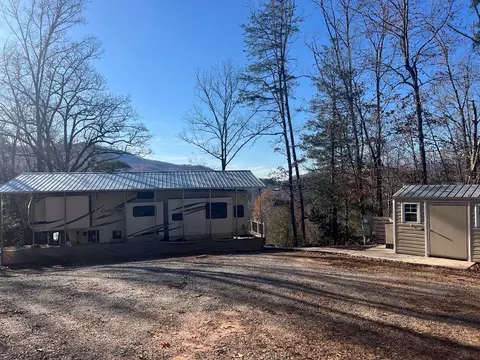 134 Kickback Rdg, Whittier, NC 28789