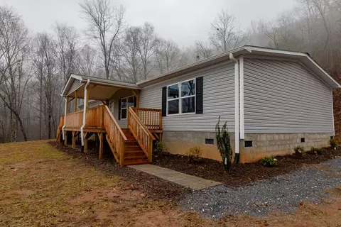 195 Fallen Oak Ln, Sylva, NC 28779