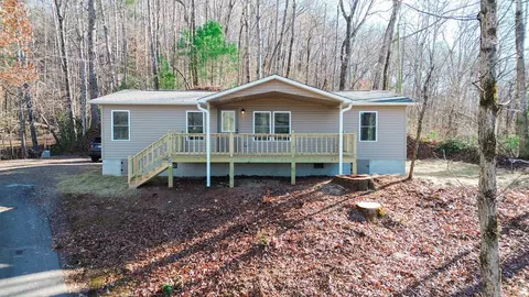 201 Sage Rd, Franklin, NC 28734