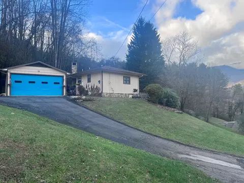 Exterior - 98 Pinnacle View Rd, Sylva, NC 28779 photo 12 of 13