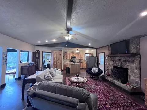 Living - 98 Pinnacle View Rd, Sylva, NC 28779 photo 4 of 4