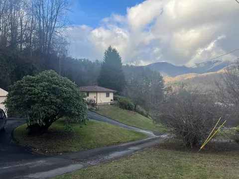 Exterior - 98 Pinnacle View Rd, Sylva, NC 28779 photo 11 of 13