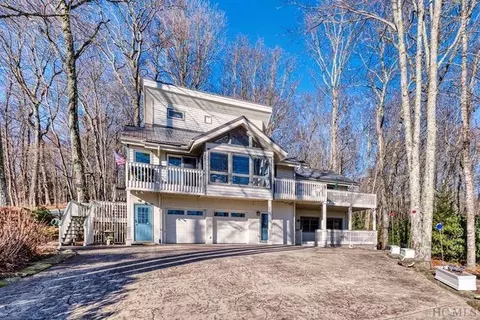 200 Birdnest Rd, Sapphire, NC 28774