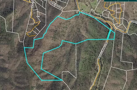 5549 Tessenttee Rd, Franklin, NC 28734