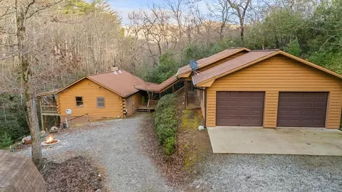 191 Cherokee Trl, Otto, NC 28763