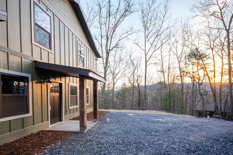 431 Judds Trl, Franklin, NC 28734