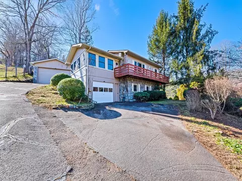 142 Dirt Rd, Sylva, NC 28779