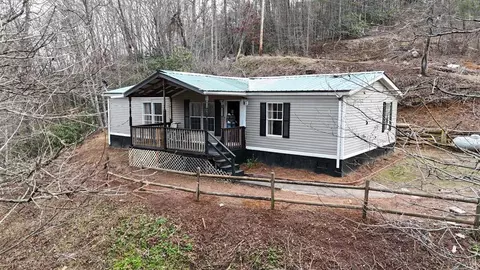81 Saddlewood Rdg, Sylva, NC 28779
