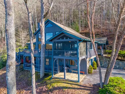 719 Bear Paw Rdg, Franklin, NC 28734