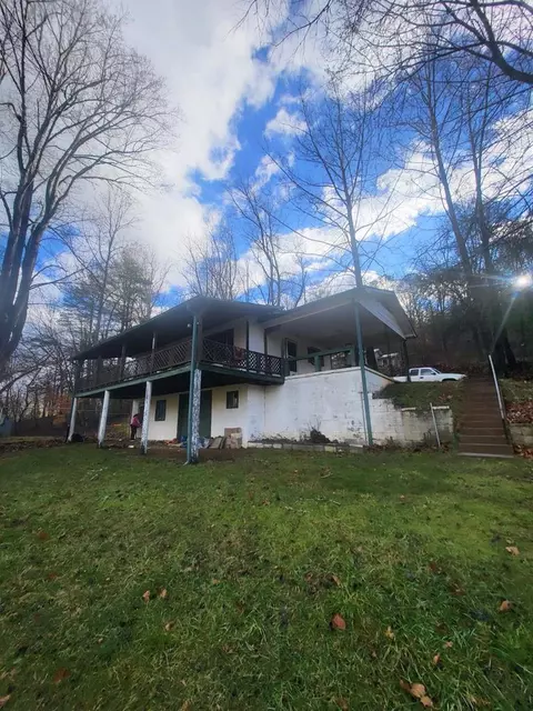1250 S Skeenah, Franklin, NC 28734
