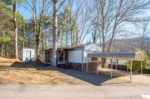 3610 Apt 28 Highlands Rd, Franklin, NC 28734