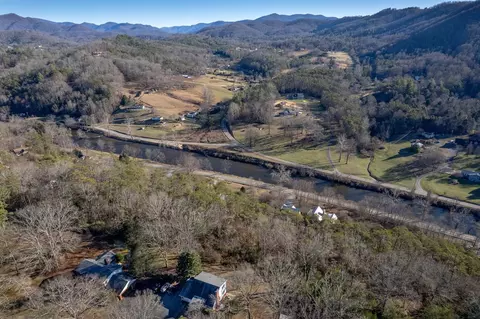 260 Davis Rd, Sylva, NC 28779 photo 8