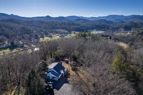 260 Davis Rd, Sylva, NC 28779 photo 3