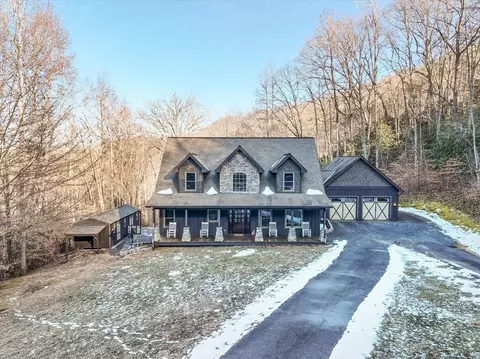 188 Enchanted Mountain Cv, Franklin, NC 28734
