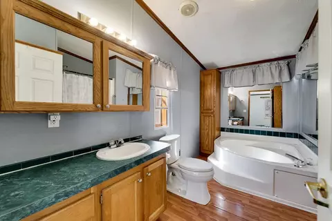 Bath - 1080 Sutton Br, Sylva, NC 28779 photo 2 of 3