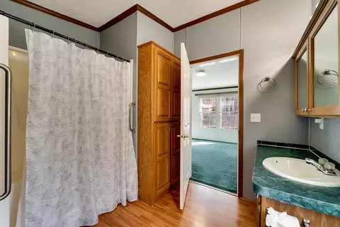 Bath - 1080 Sutton Br, Sylva, NC 28779 photo 1 of 3